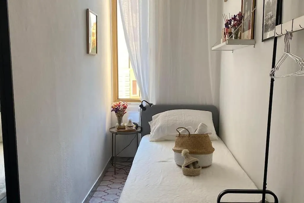 Cosy And Stylish Apartment In A Lively Area Of Roma 0*,