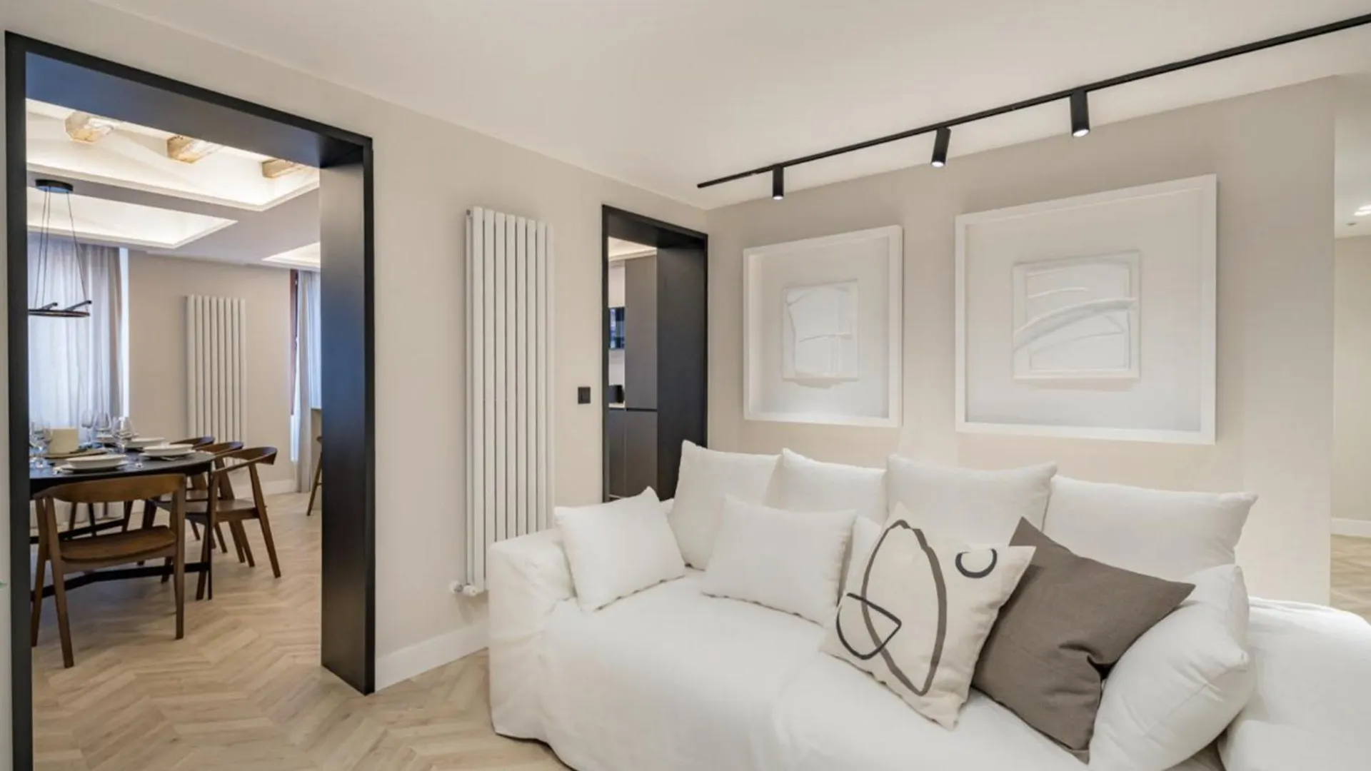 Cosy And Stylish Apartment In A Lively Area Of Roma 0*,