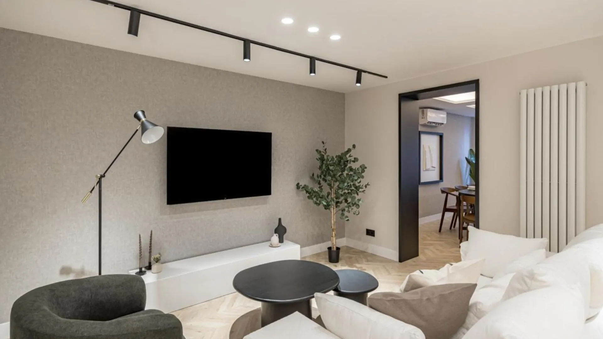 Cosy And Stylish Apartment In A Lively Area Of Róma
